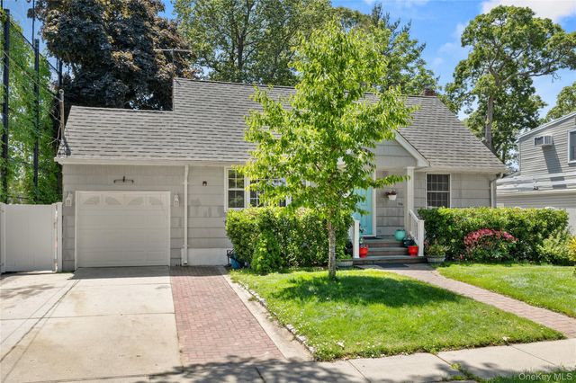 156 Moore Avenue, Massapequa Park, NY 11762
