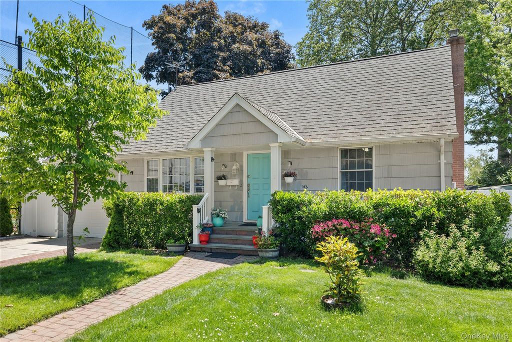 156 Moore Avenue, Massapequa Park, NY 11762