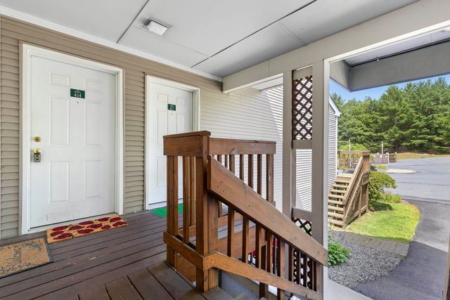 30 Wolf Rd Unit 414, Lebanon, NH 03766