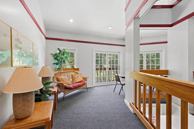 30 Wolf Rd Unit 414, Lebanon, NH 03766