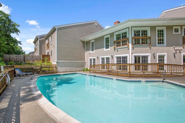 30 Wolf Rd Unit 414, Lebanon, NH 03766