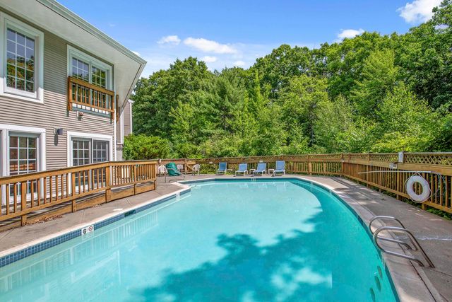 30 Wolf Rd Unit 414, Lebanon, NH 03766