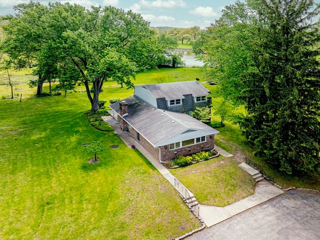 18N988 Angelina Place, Algonquin, IL 60102