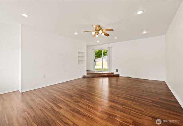 6914 21st Drive NE, Marysville, WA 98271