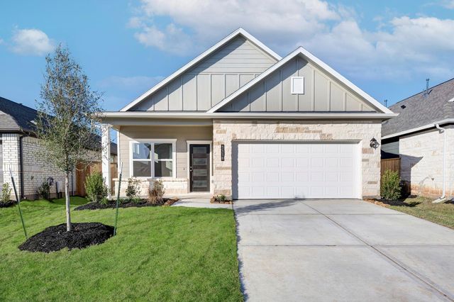 1929 N Riverside Circle, Dayton, TX 77535