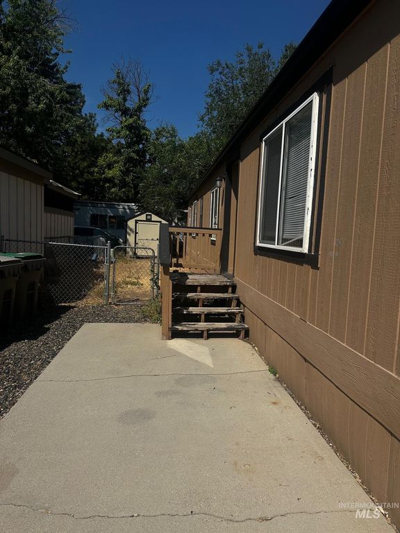 540 Meadowland Circle, Boise, ID 83713 photo 2