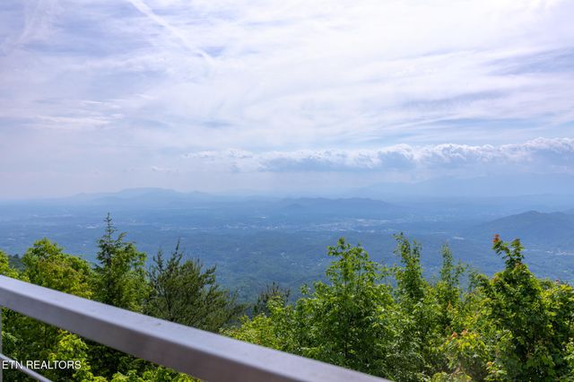 2940 Tower Rd, Sevierville, TN 37876