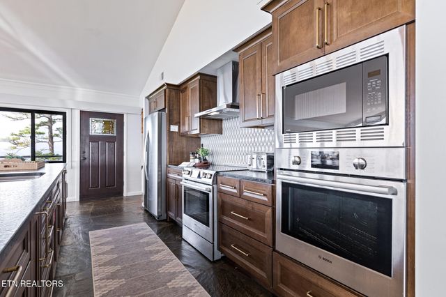 2940 Tower Rd, Sevierville, TN 37876