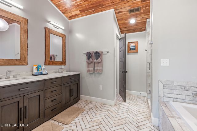 2940 Tower Rd, Sevierville, TN 37876