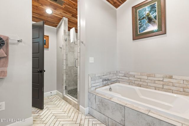 2940 Tower Rd, Sevierville, TN 37876