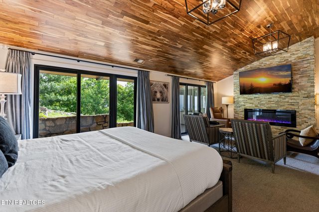 2940 Tower Rd, Sevierville, TN 37876
