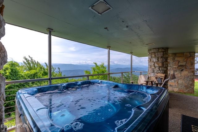 2940 Tower Rd, Sevierville, TN 37876