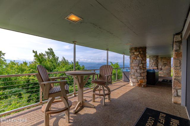 2940 Tower Rd, Sevierville, TN 37876