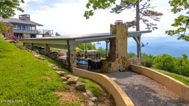 2940 Tower Rd, Sevierville, TN 37876