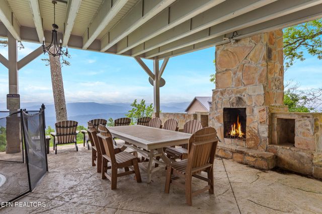 2940 Tower Rd, Sevierville, TN 37876
