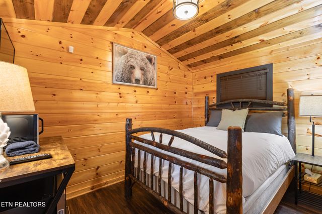 2940 Tower Rd, Sevierville, TN 37876