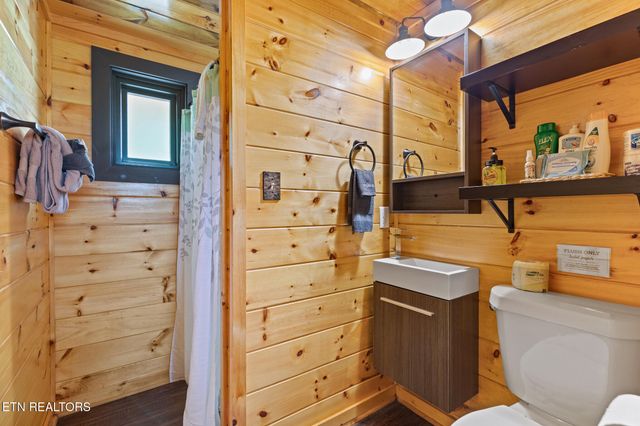 2940 Tower Rd, Sevierville, TN 37876