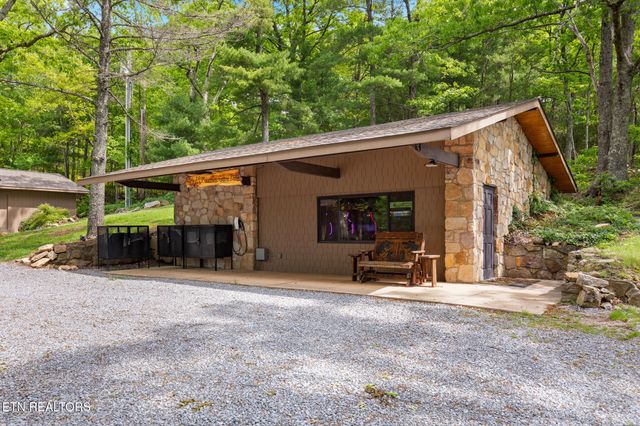 2940 Tower Rd, Sevierville, TN 37876