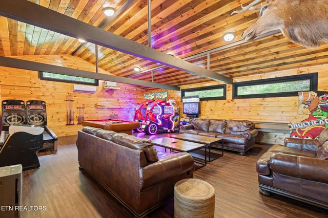 2940 Tower Rd, Sevierville, TN 37876