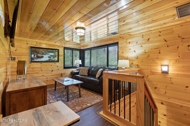 2940 Tower Rd, Sevierville, TN 37876