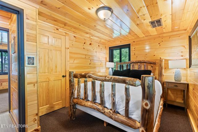 2940 Tower Rd, Sevierville, TN 37876