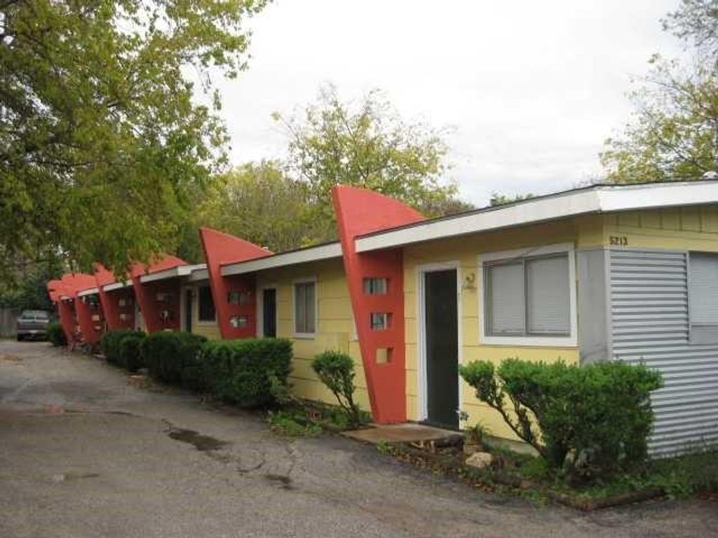 5213 Joe Sayers Ave 1, Austin, TX 78756
