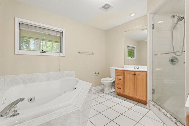 61 Timberlake Road, Barrington, IL 60010