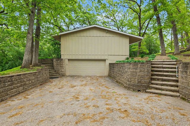 61 Timberlake Road, Barrington, IL 60010