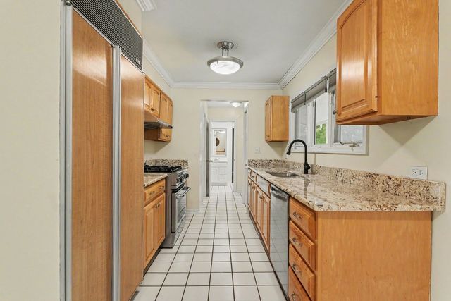 61 Timberlake Road, Barrington, IL 60010