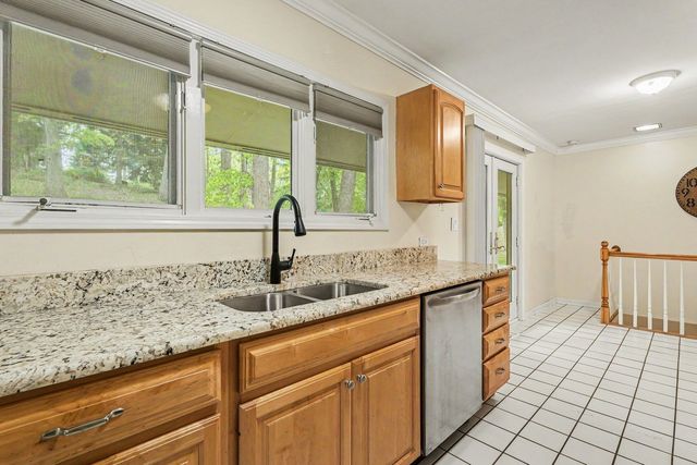 61 Timberlake Road, Barrington, IL 60010