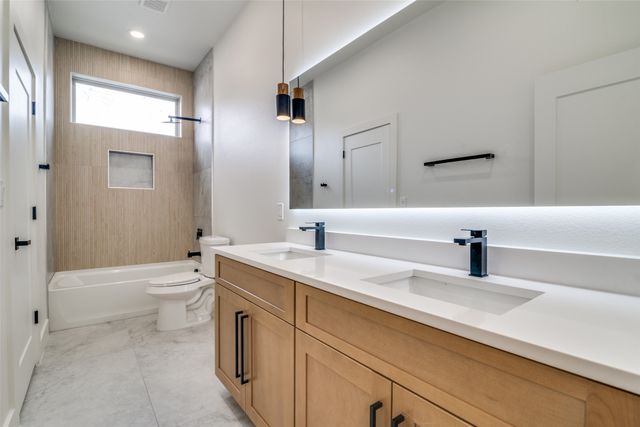 407 Bobbie Street, Dallas, TX 75203