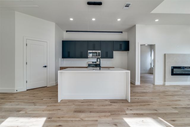 407 Bobbie Street, Dallas, TX 75203