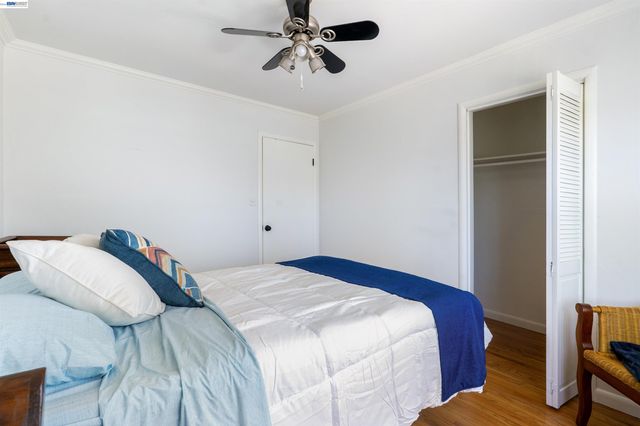 8041 greenly dr, Oakland, CA 94605