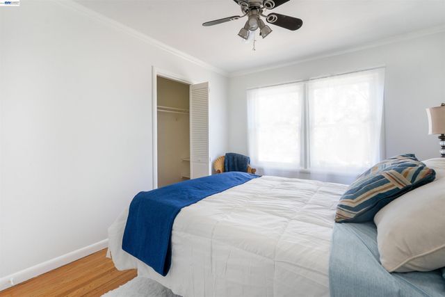 8041 greenly dr, Oakland, CA 94605