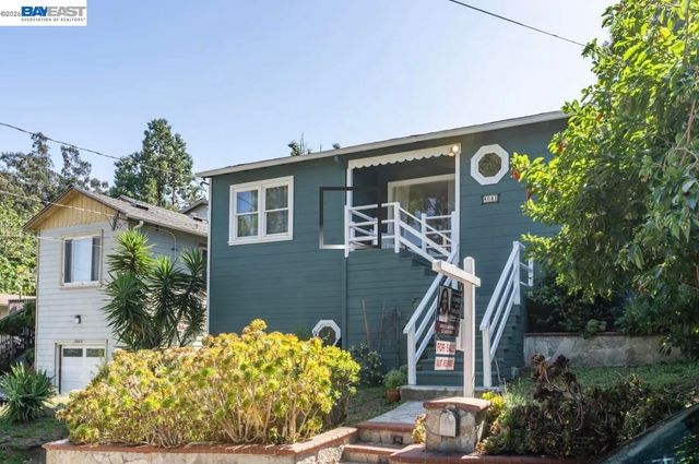8041 greenly dr, Oakland, CA 94605