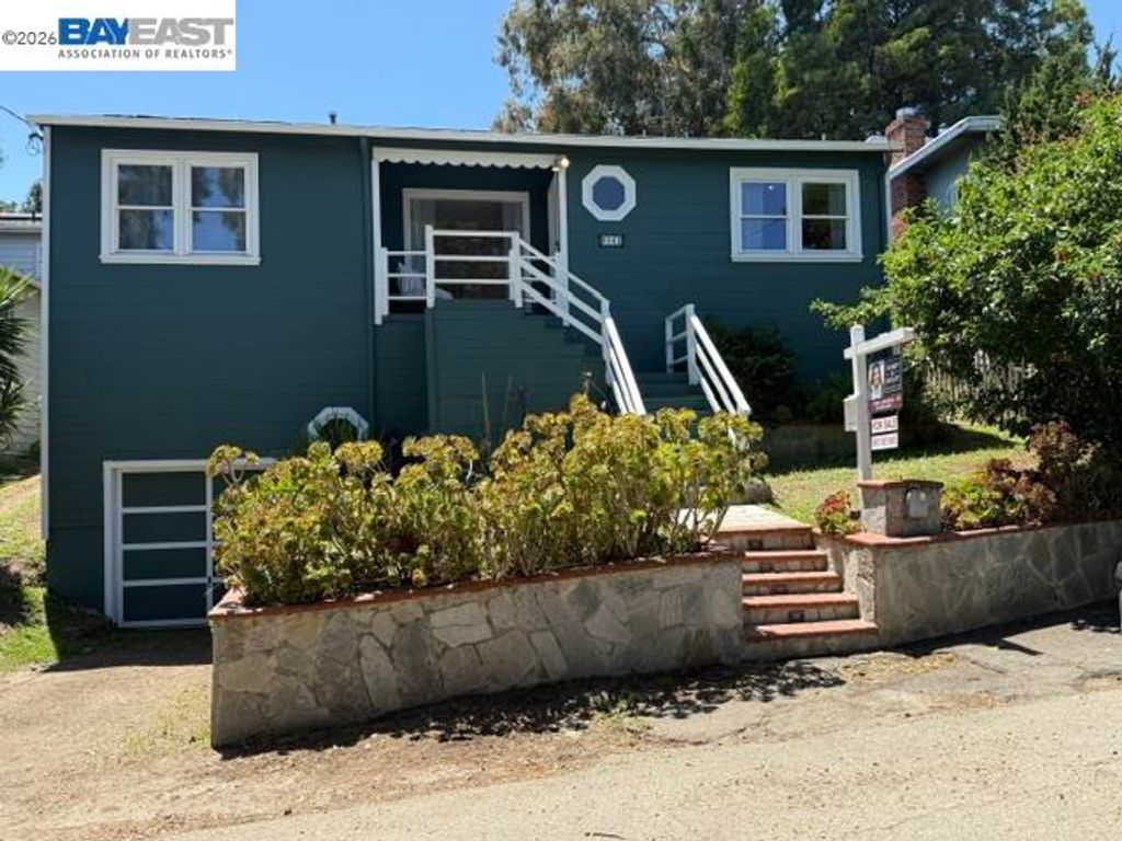 8041 greenly dr, Oakland, CA 94605