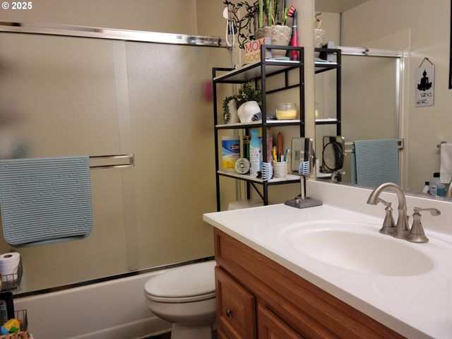 1523 Nw THOMPSON Way, Grants Pass, OR 97526