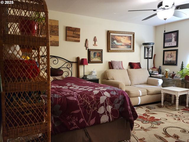 1523 Nw THOMPSON Way, Grants Pass, OR 97526