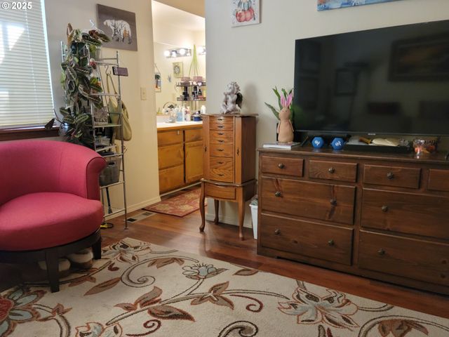 1523 Nw THOMPSON Way, Grants Pass, OR 97526