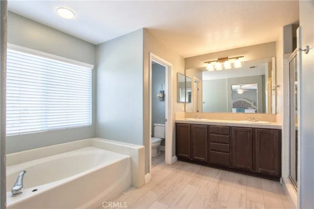 39883 S Creek Circle, Murrieta, CA 92563