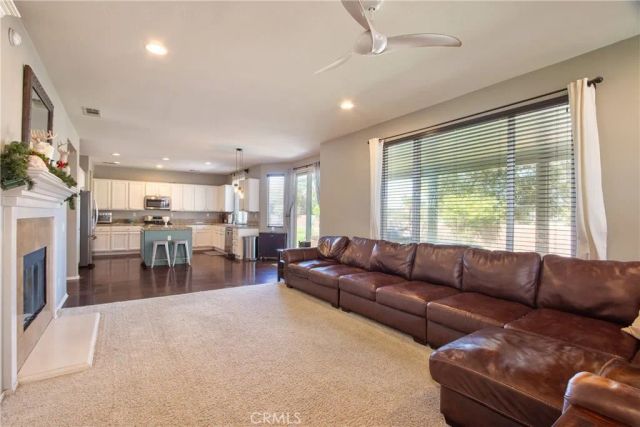 39883 S Creek Circle, Murrieta, CA 92563