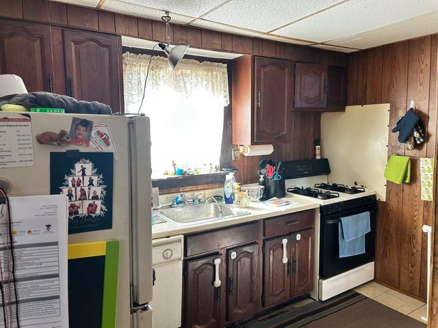 27 Fore River Ave, Weymouth, MA 02191
