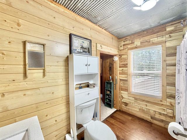 141 Lakeview Avenue, Edgerton, WI 53534
