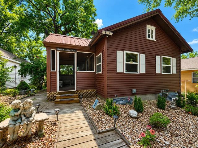 141 Lakeview Avenue, Edgerton, WI 53534