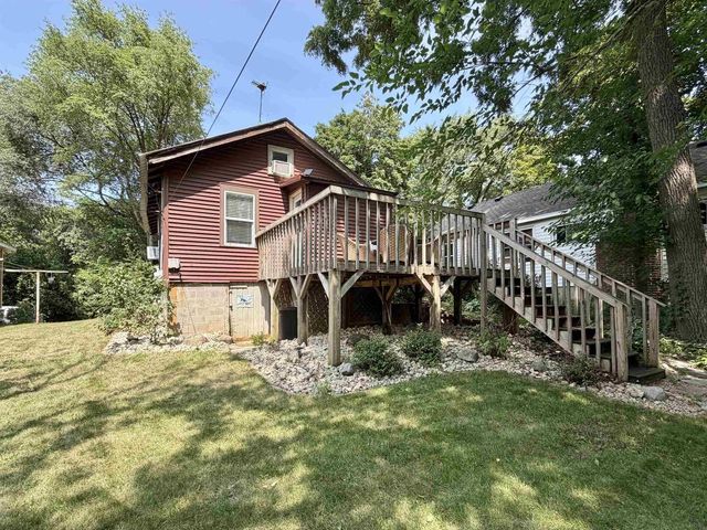 141 Lakeview Avenue, Edgerton, WI 53534