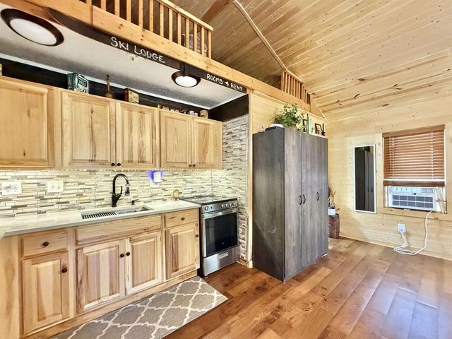 141 Lakeview Avenue, Edgerton, WI 53534