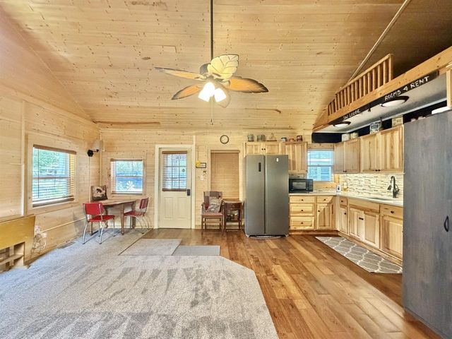 141 Lakeview Avenue, Edgerton, WI 53534