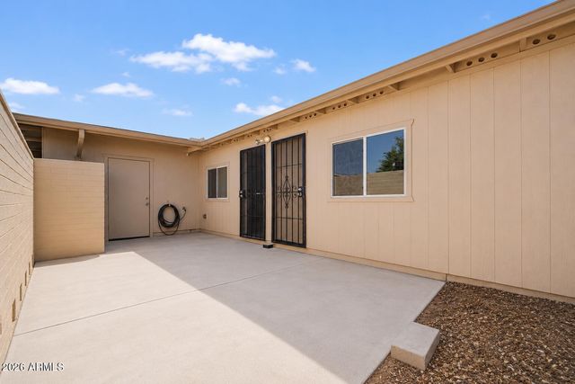 13606 N 110th Avenue 15B, Sun City, AZ 85351