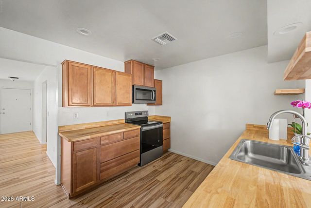 13606 N 110th Avenue 15B, Sun City, AZ 85351