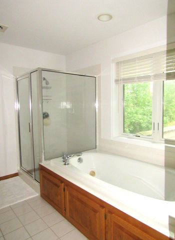 1020 Lake Lucy Road, Chanhassen, MN 55317
